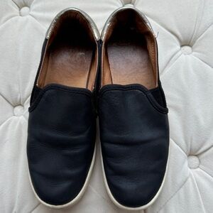 UGG casual leather slip on shoes black size 8